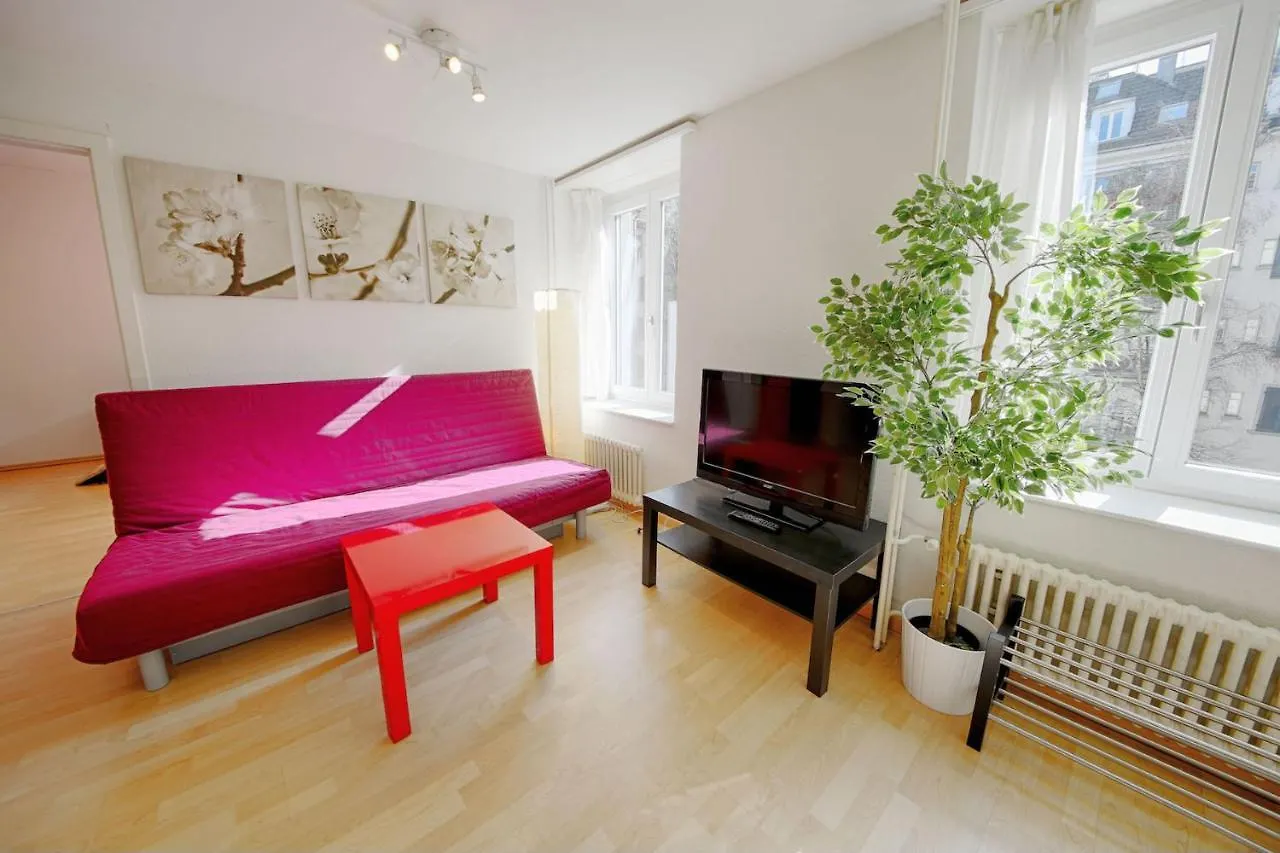Hitrental Stauffacher Apartments Zürich 0*,