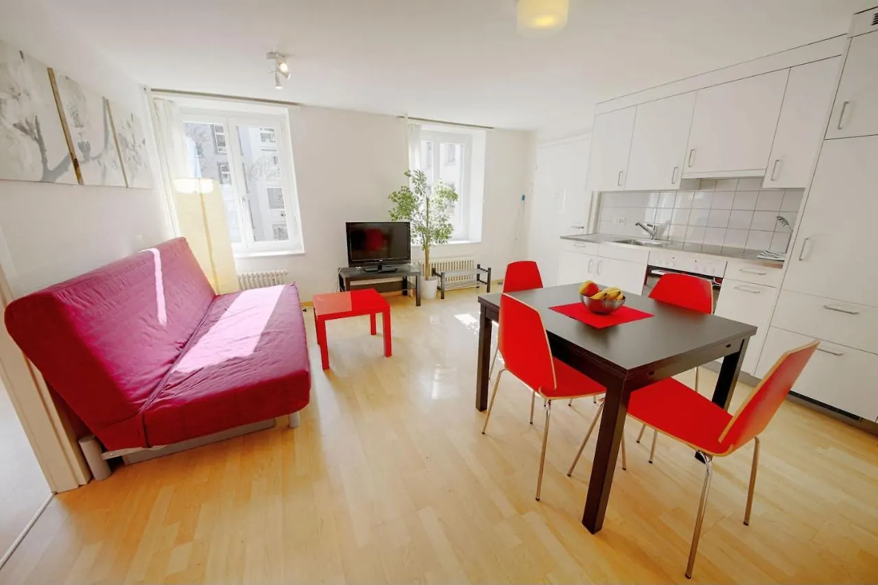 Hitrental Stauffacher Apartments Zurigo