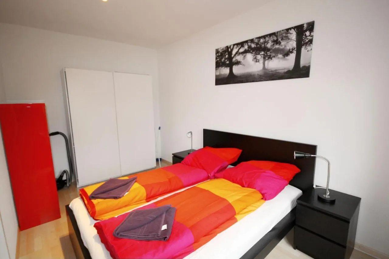 Hitrental Stauffacher Apartments Zurigo