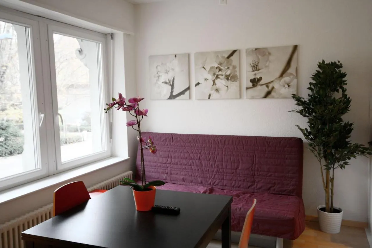 Hitrental Stauffacher Apartments Zurigo