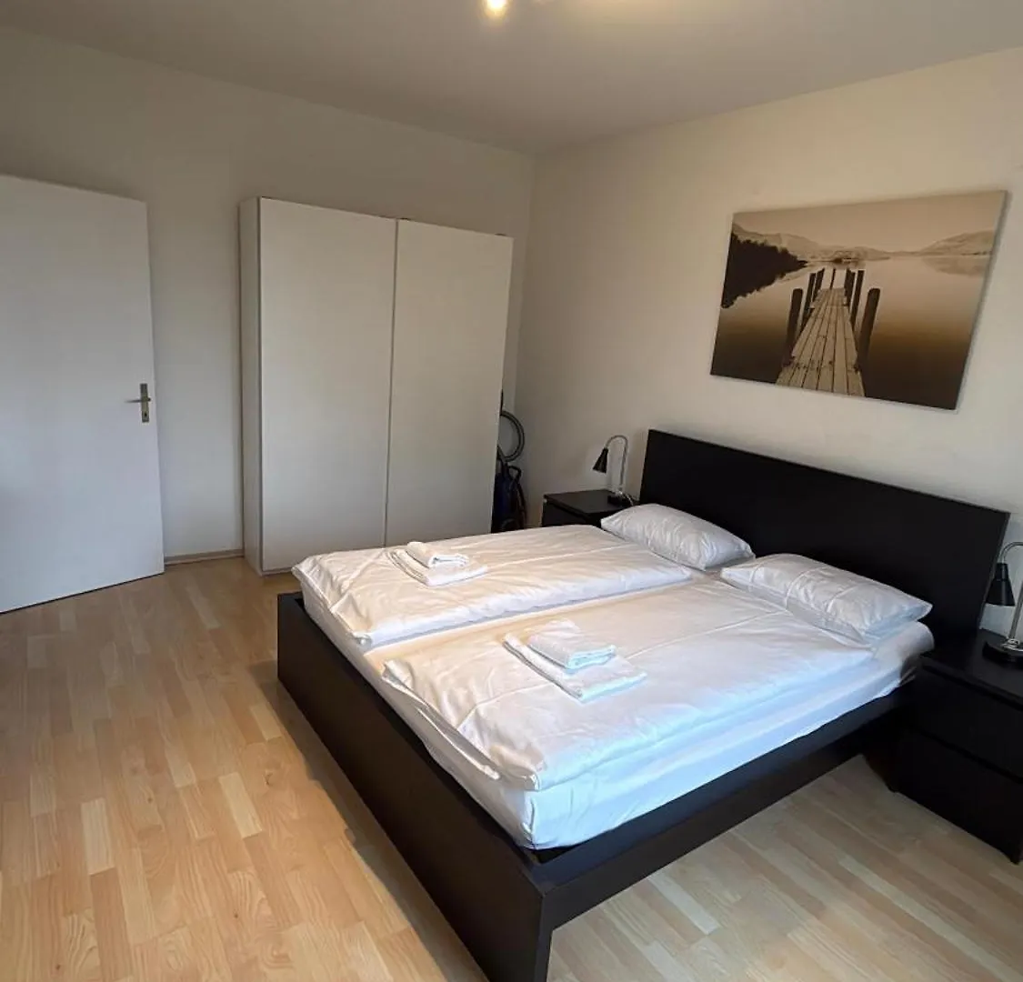 Hitrental Stauffacher Apartments Zurigo